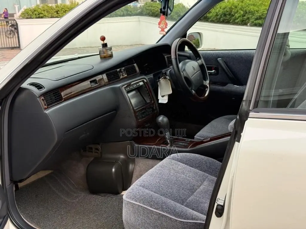 Toyota Crown 1997 Car (Used)