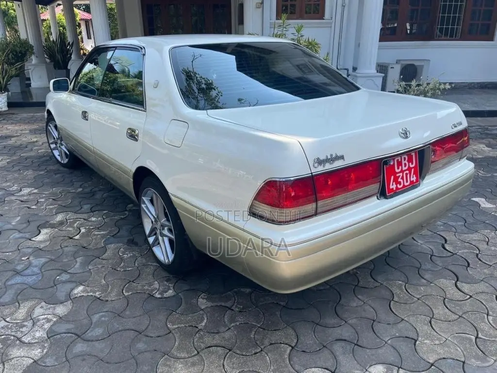 Toyota Crown 1997 Car (Used)