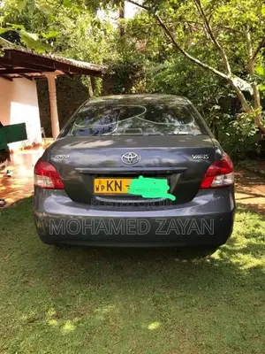 Toyota Yaris 2011 Car (Used)
