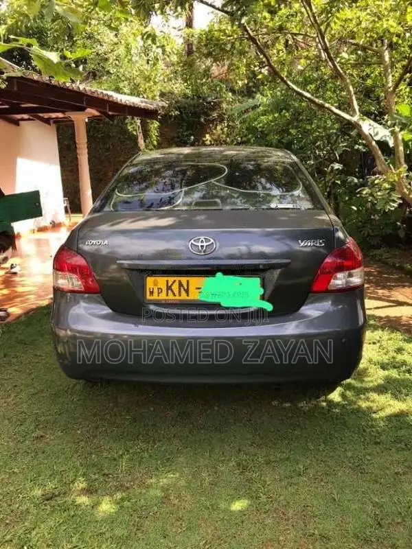 Toyota Yaris 2011 Car (Used)