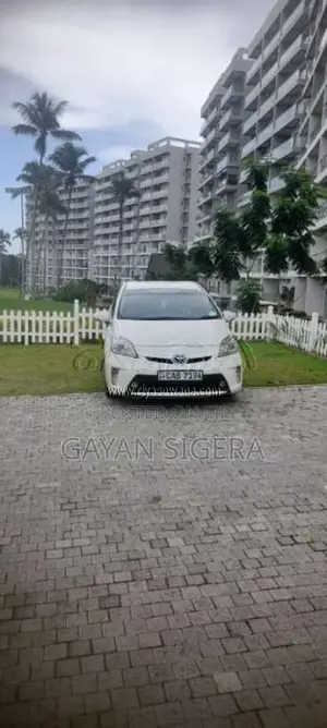 Toyota Prius 2014 Car (Used)
