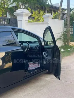 Toyota Prius 2012 Car (Used)