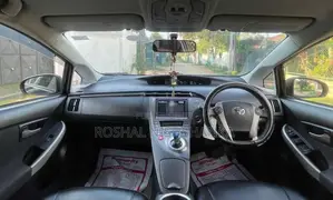 Toyota Prius 2012 Car (Used)