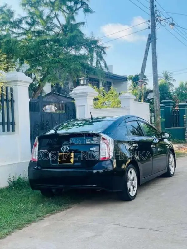 Toyota Prius 2012 Car (Used)
