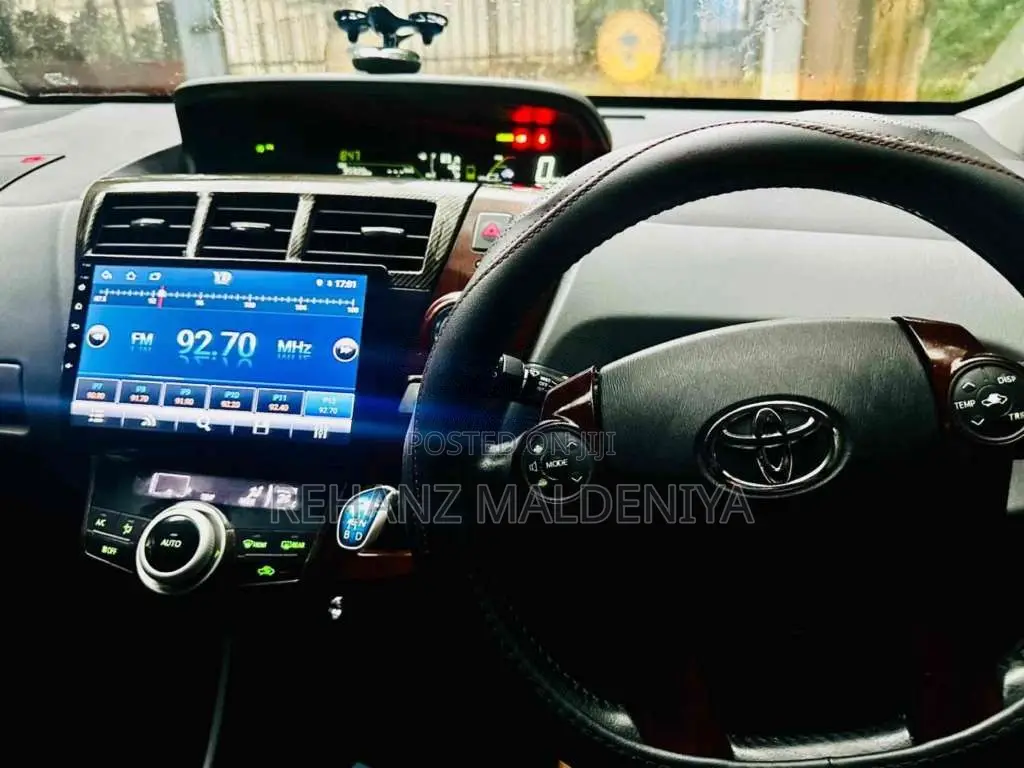 Toyota Prius 2014 Car (Used)