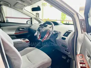 Toyota Prius 2014 Car (Used)