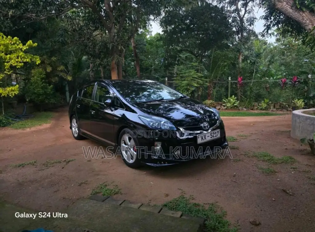Toyota Prius S Touring 2011 Car (Used)