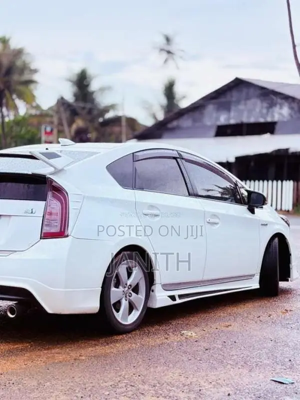 Toyota Prius S Touring 2013 Car (Used)