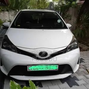 Toyota Vitz 2016 Car (Used)