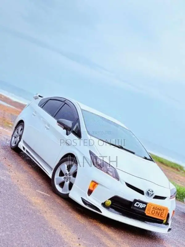 Toyota Prius S Touring 2013 Car (Used)
