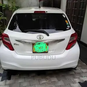 Toyota Vitz 2016 Car (Used)