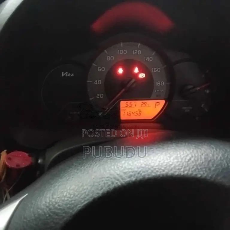 Toyota Vitz 2016 Car (Used)