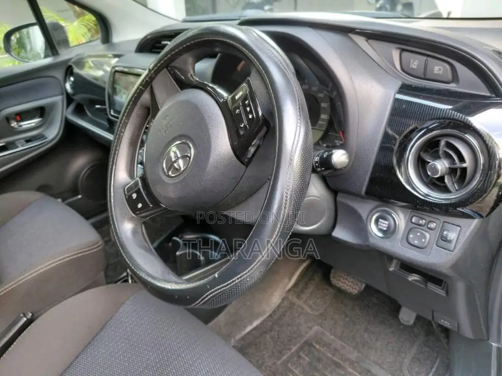 Toyota Vitz 2018 Car (Used)