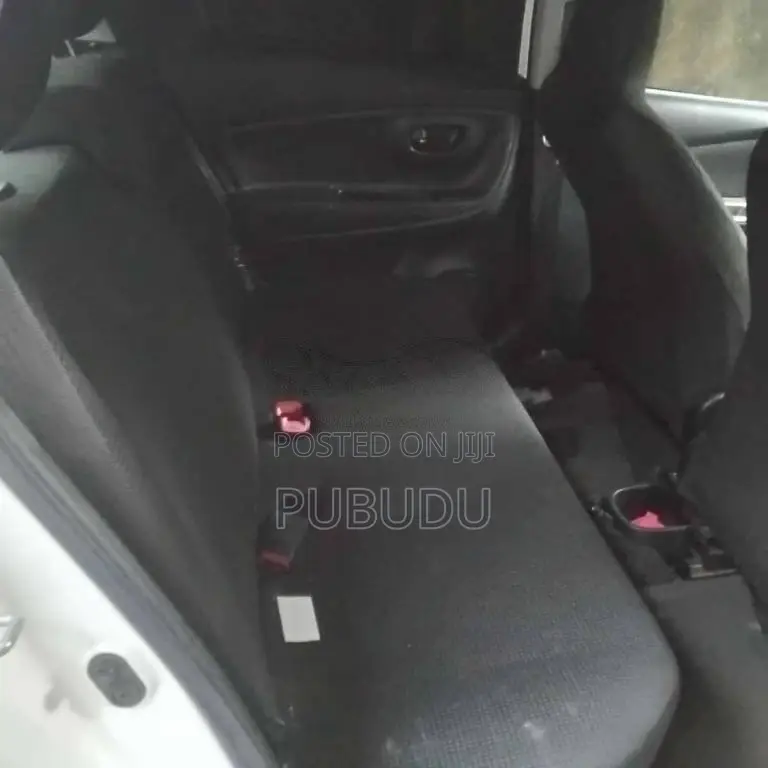 Toyota Vitz 2016 Car (Used)