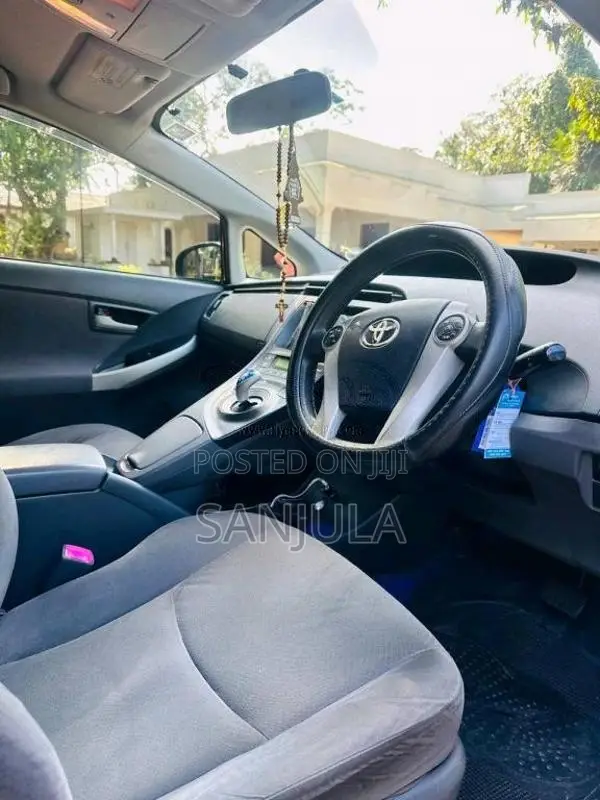 Toyota Prius 2013 Car (Used)