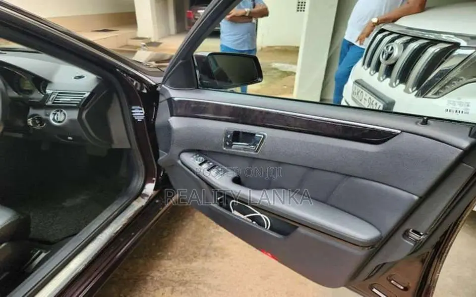 Mercedes-Benz E200 2010 Car (Used)