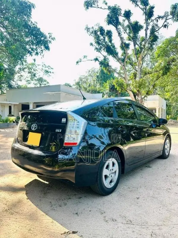 Toyota Prius 2013 Car (Used)