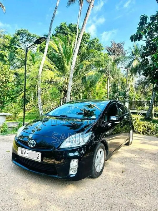 Toyota Prius 2013 Car (Used)
