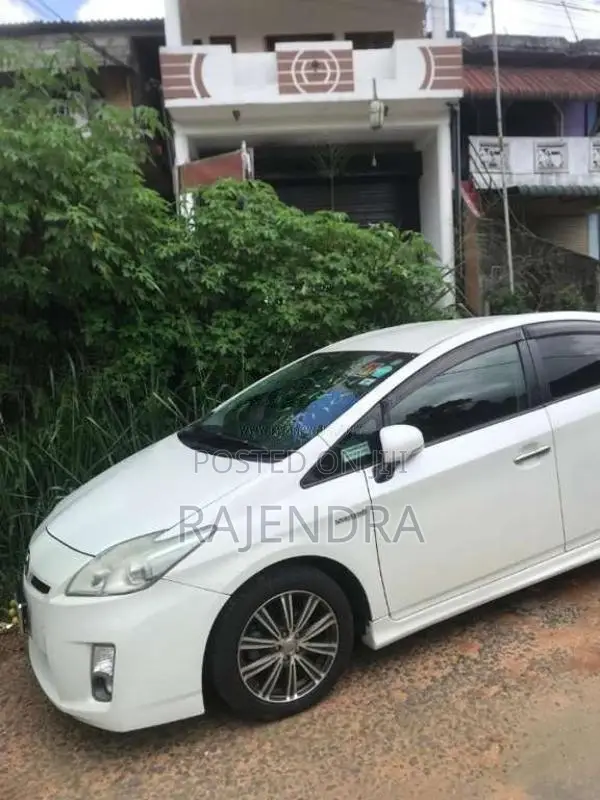 Toyota Prius 2011 Car (Used)