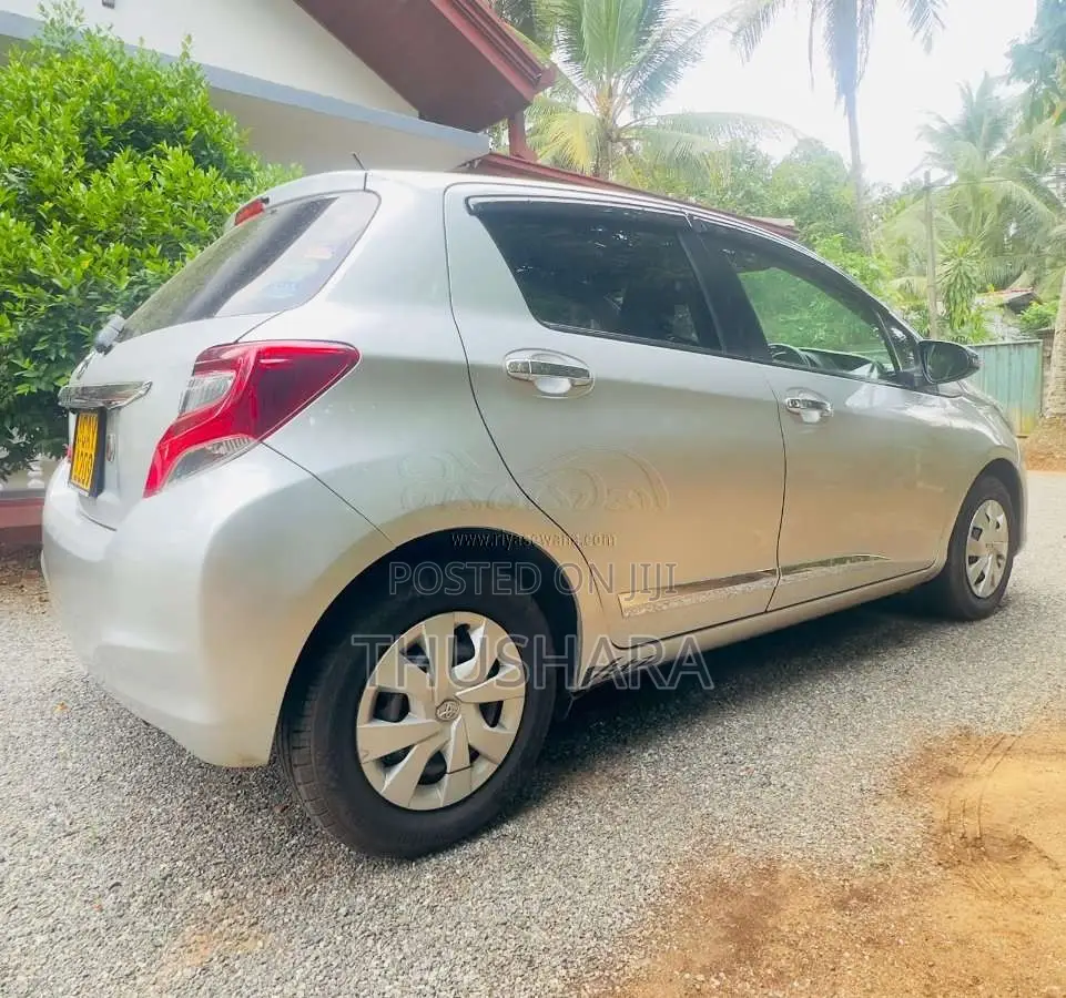 Toyota Vitz 2015 Car (Used)