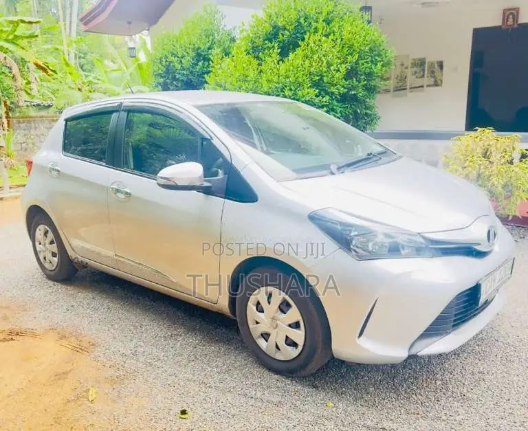 Toyota Vitz 2015 Car (Used)
