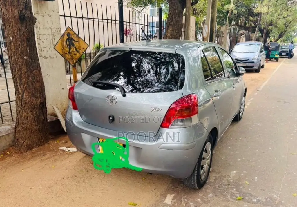 Toyota Vitz 2009 Car (Used)
