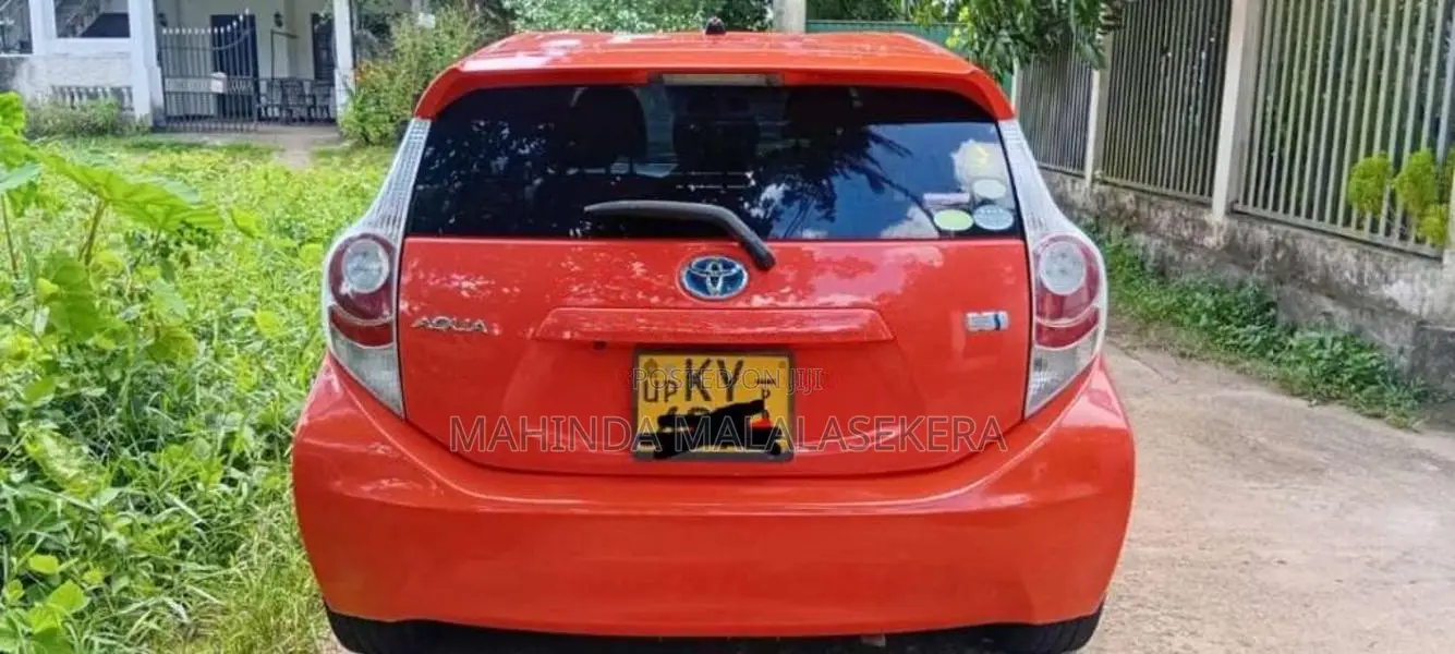 Toyota Aqua 2012 Car (Used)