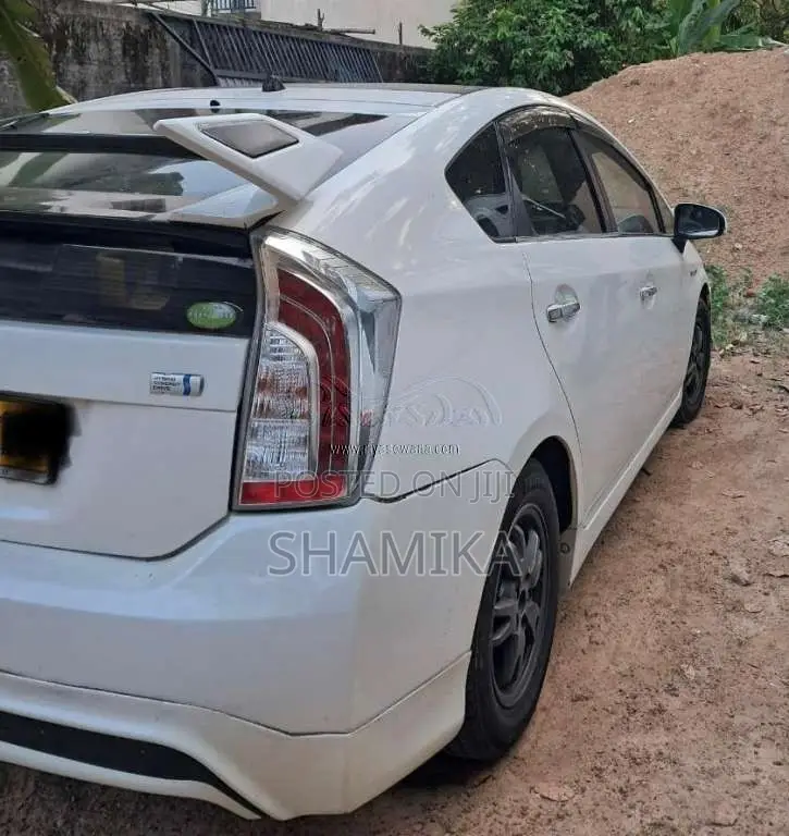 Toyota Prius 2012 Car (Used)