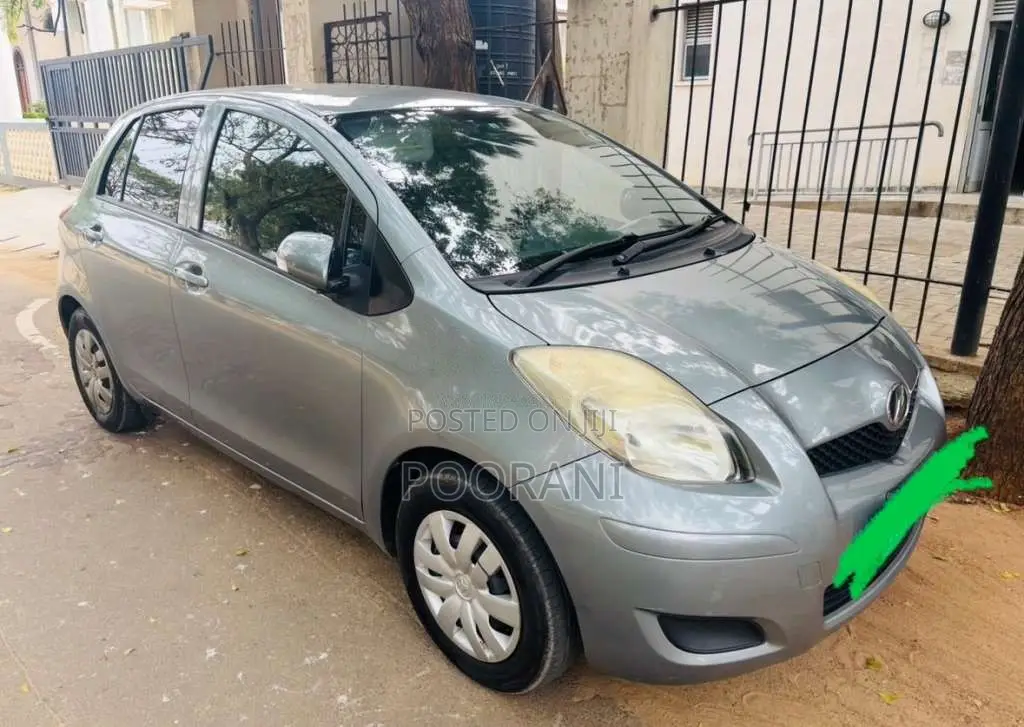 Toyota Vitz 2009 Car (Used)