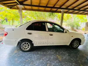 Nissan N16 2000 Car (Used)