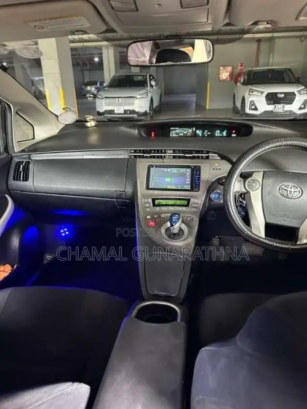 Toyota Prius 2012 Car (Used)