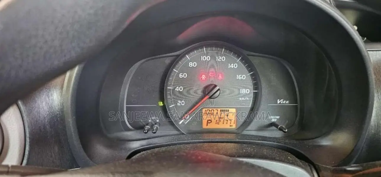 Toyota Vitz 2011 Car (Used)