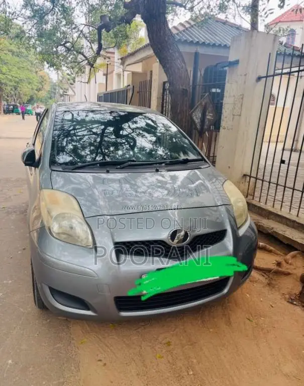 Toyota Vitz 2009 Car (Used)