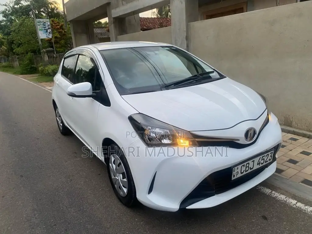 Toyota Vitz 2016 Car (Used)