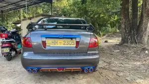 Hyundai Elantra 2000 Car (Used)