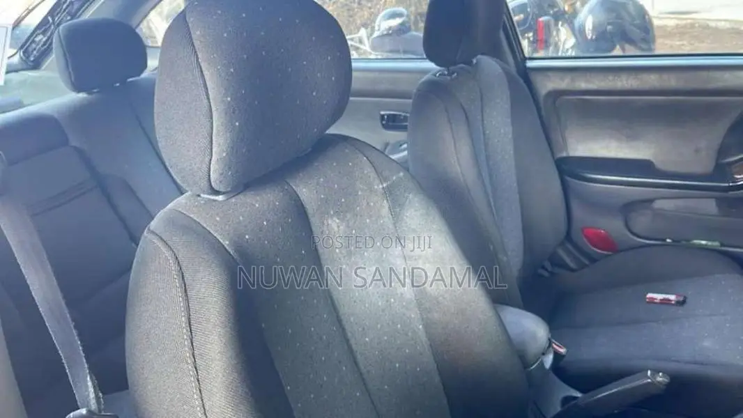 Hyundai Elantra 2000 Car (Used)
