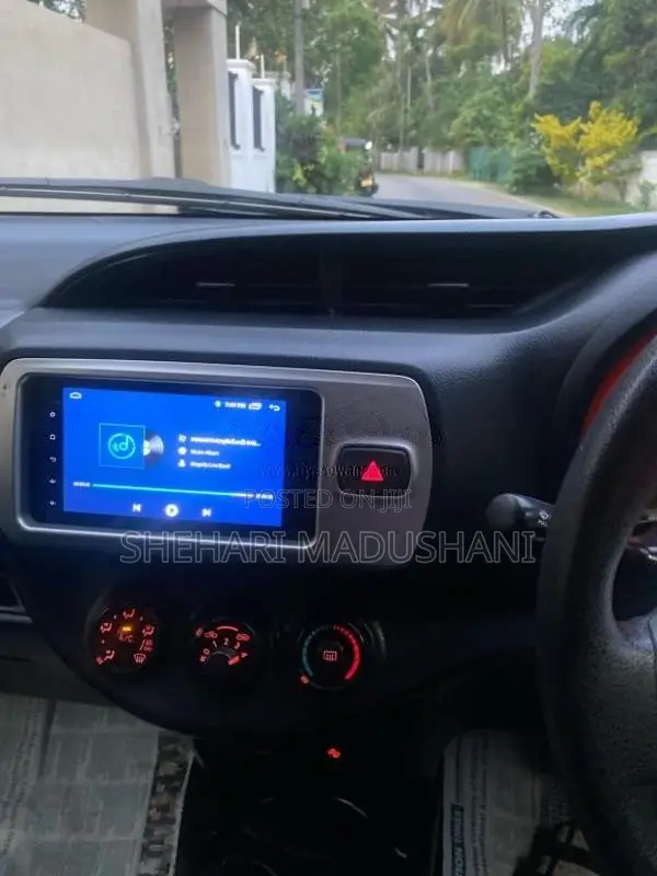 Toyota Vitz 2016 Car (Used)