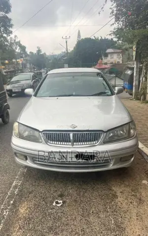 Nissan N16 2000 Car (Used)