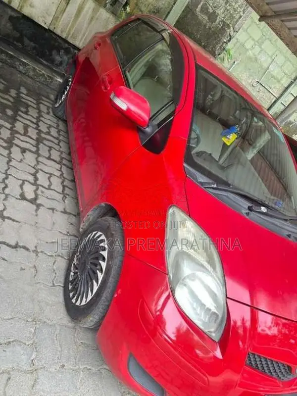 Toyota Vitz 2008 Car (Used)