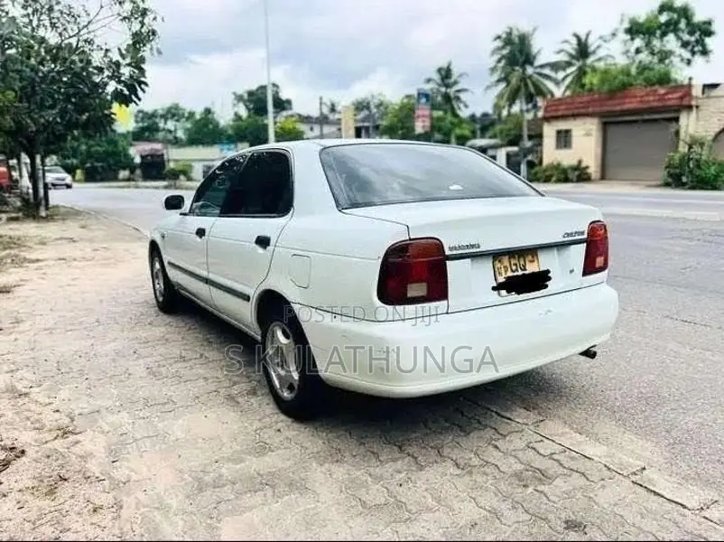 Suzuki Cultus 2000 Car (Used)
