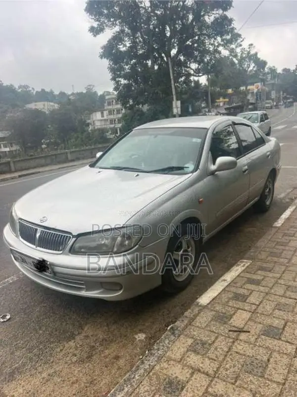 Nissan N16 2000 Car (Used)