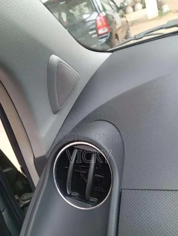 Toyota Vitz 2008 Car (Used)