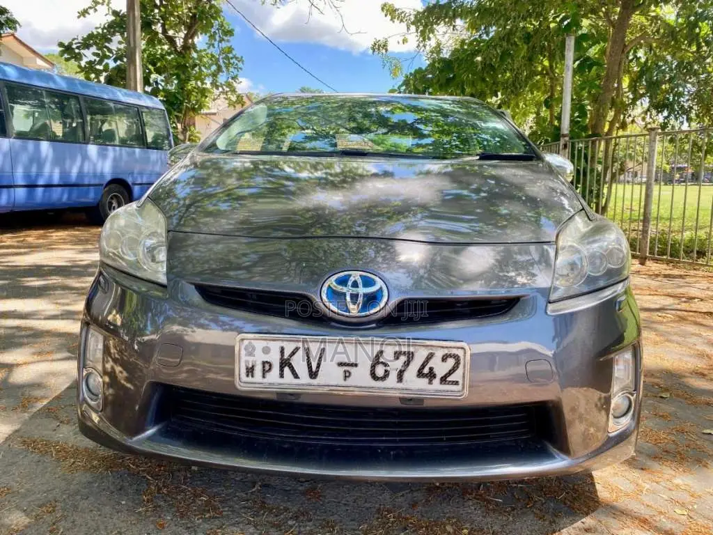 Toyota Prius 2011 Car (Used)