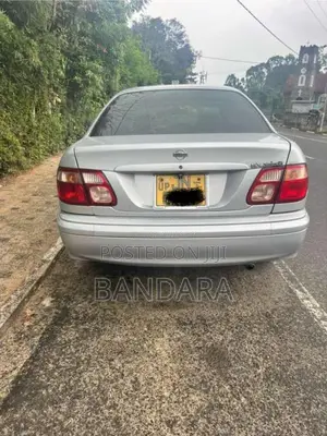 Nissan N16 2000 Car (Used)