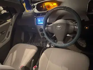 Toyota Vitz 2008 Car (Used)