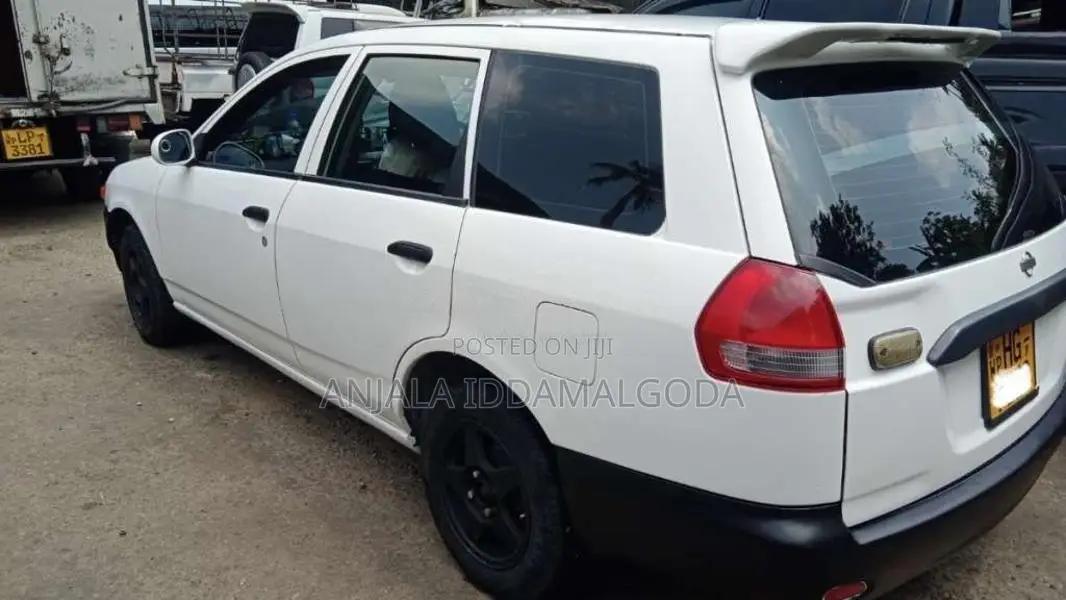 Nissan Y11 2000 Car (Used)