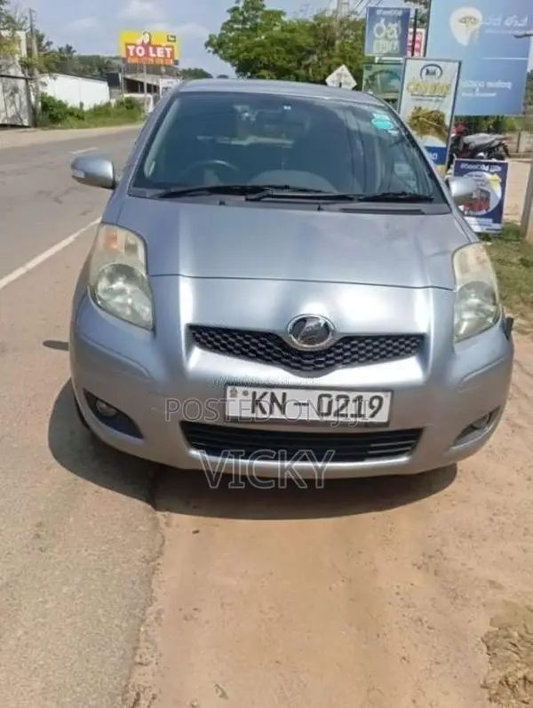 Toyota Vitz 2008 Car (Used)