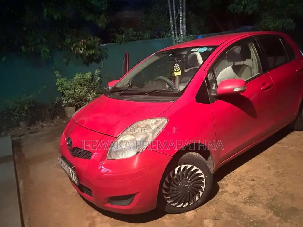 Toyota Vitz 2008 Car (Used)