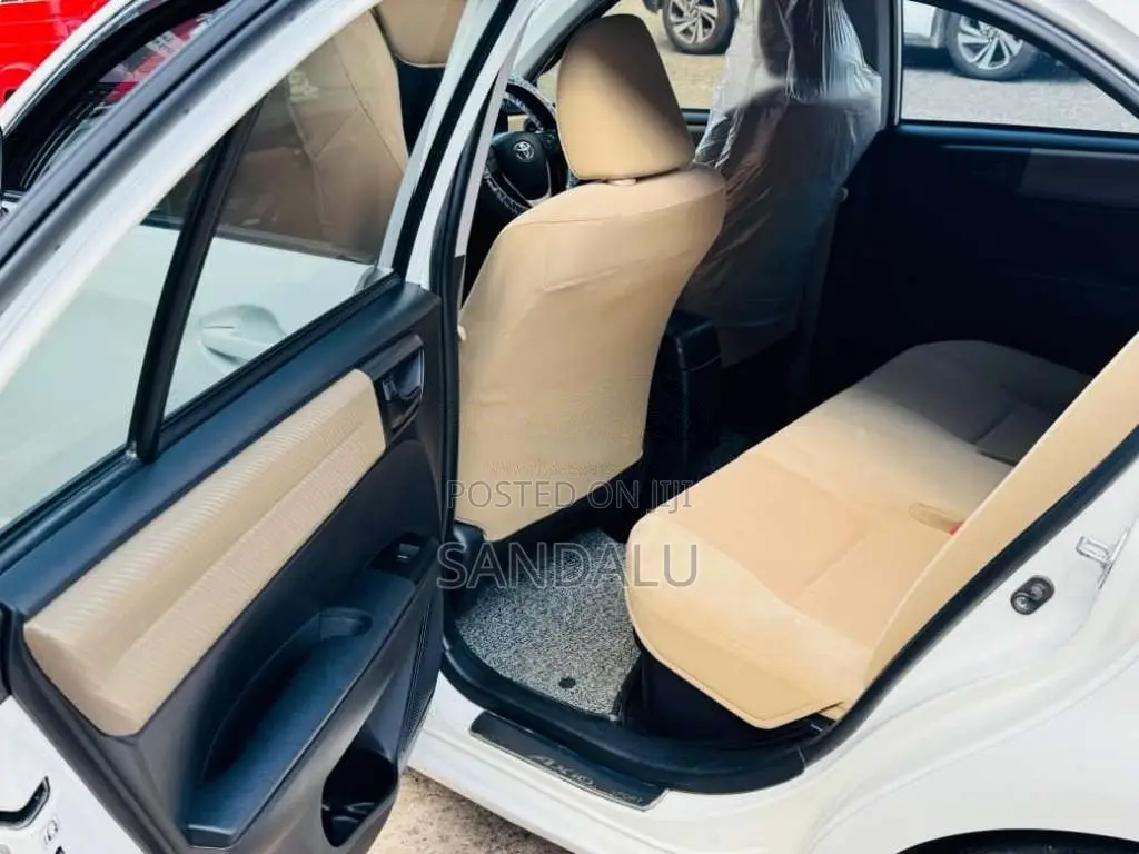 Toyota Axio 2015 Car (Used)