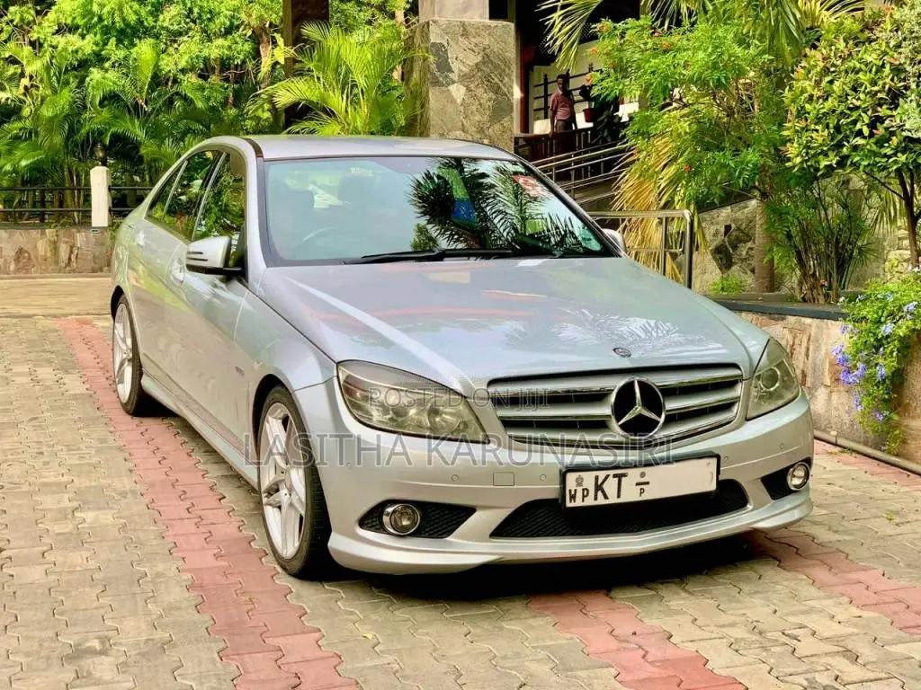 Mercedes-Benz C180 2011 Car (Used)